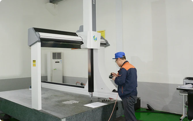 Machine de mesure de pr&eacute;cision &agrave; trois coordonn&eacute;es